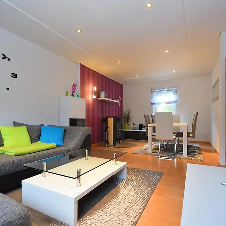 Ferienhaus Modern Holiday Home in Deifeld with Private Garden