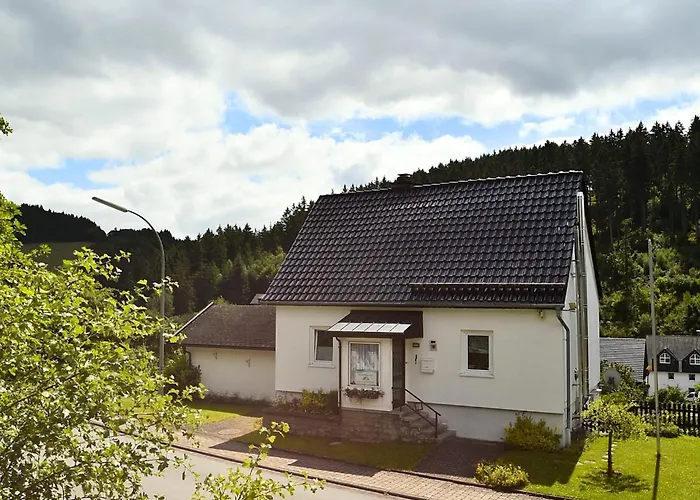 Ferienhaus Modern Holiday Home in Deifeld with Private Garden